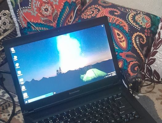 A Lenovo laptop is for sale for 8k.