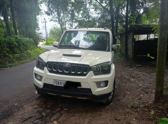 A 2018 model S11 car with 68k km is for sale for 12 lakhs.