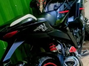 A 2023 model Gixxer 250cc bike is for sale for 95000 rupees.