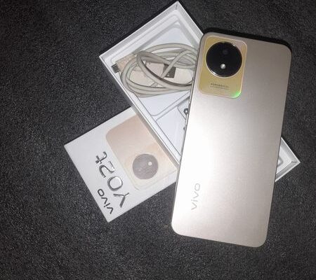 A Vivo Yo2t with 4GB of RAM and 64GB of ROM, model V2252, is for sale.