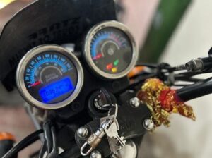 A Royal Enfield Thunderbird 350x in mint condition is for sale.