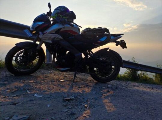 A 2023 model NS200 BS6 with 15000 km is for sale for 120000 rupees, negotiable.