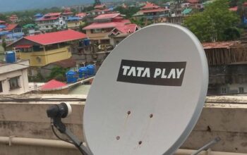 Tata Play HD is available for 2702 rupees with an 11-month pack, free delivery and installation, and accessories.