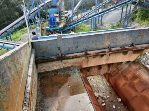 A crusher plant is for sale, with a capacity of 200 DPH.