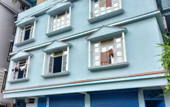 A 5-flat building is for sale in Mecklodes Company area, roadside, 40×40, for 2 crores 80 lakhs.