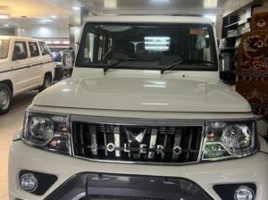 Urgent sale of Bolero B6, 3 months old, 3,000 km only.