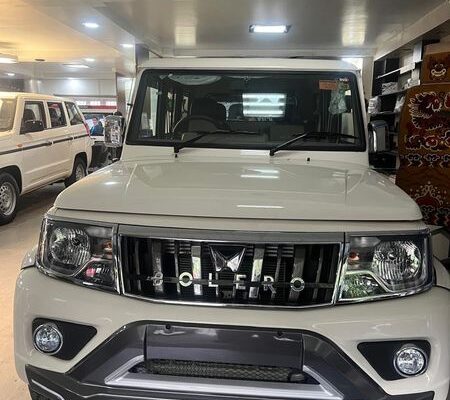 Urgent sale of Bolero B6, 3 months old, 3,000 km only.