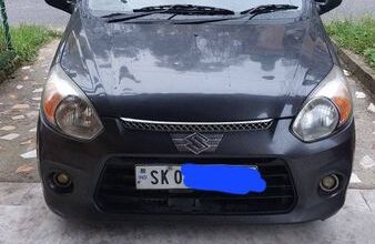 A 2018 model Alto LXI is for sale for Rs 2,10,000, with 42,000 km driven, located in Namchi.