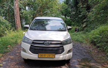 A Crysta 2.4G model from September 2019 is for sale for a slightly negotiable price of Rs 13,80,000, with all documents up to date and approximately 160,000 km driven.