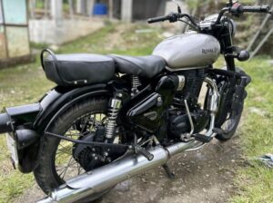 A Classic 350, 2021 model, is for urgent sale in Namchi, Bikmat, for Rs 1,29,000.
