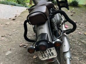 A 2021 model Royal Enfield Classic 350 BS6 with 23k kilometers is available for sale at a negotiable price of 125,000.