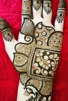 Get a bumper offer on stunning henna designs.