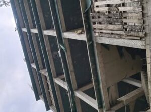 A prime under-construction building in Lingding, Gangtok is available for rent or lease.