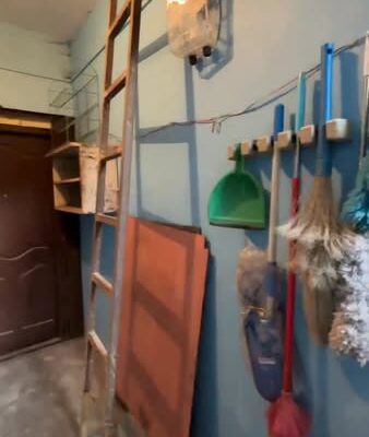 A 1BHK roadside apartment (413sqft) is available in Bhojogari, Gangtok.