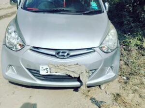 A 2012 EON Hyundai is for sale for a negotiable price of Rs. 1,30,000.