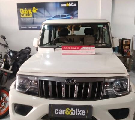 A Mahindra Bolero BS 6 is for sale with all valid papers, model year 2022, and refinance facilities.