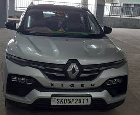 A 2021 Renault Kiger RXZ top model MT petrol Compact SUV with 39000kms running is for sale.