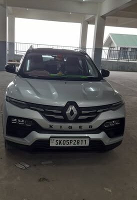 A 2021 Renault Kiger RXZ top model MT petrol Compact SUV with 39000kms running is for sale.