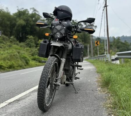 A Himalaya 411 bike is for sale for 195000, price negotiable.