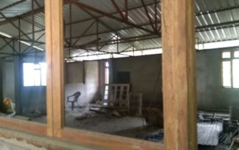 Commercial space available for long term rent, more than 1000 sq feet, roadside, top floor with roof.