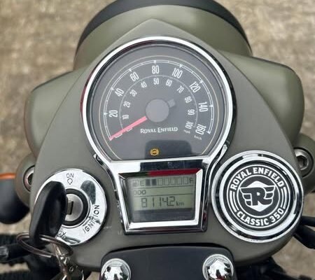Royal Enfield 350 classic 2022 model, only 8000 km driven, in mint condition.