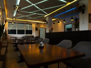 Restaurant for lease, fully furnished.