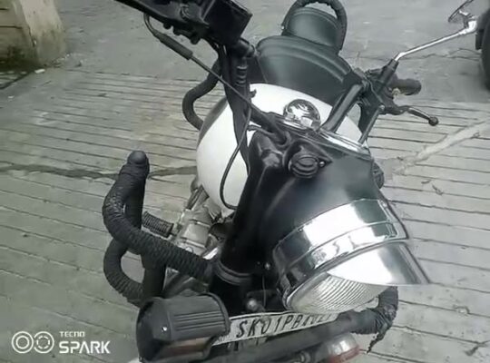 Royal Enfield classic 350 model 17 for sale.