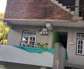 Building with 4 slabs on sale at Sawhney.